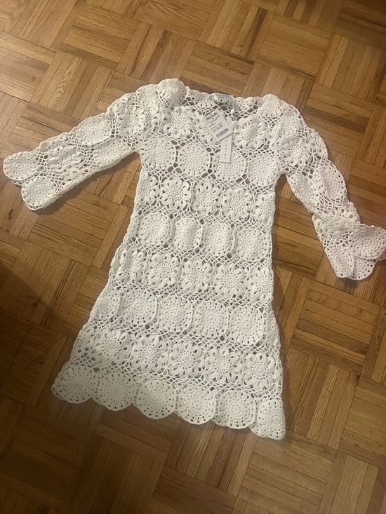 Trina Turk Dresses & Skirts - Trina Turk White Crochet Mini Dress with Scalloped Hem